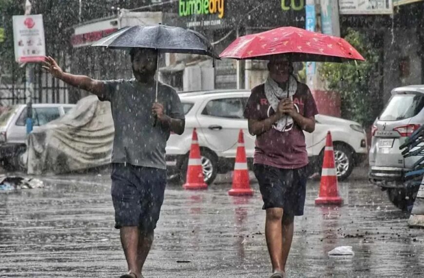 उत्तर प्रदेश और उत्तराखंड में भारी बारिश की चेतावनी, दिल्ली को अभी इंतज़ार