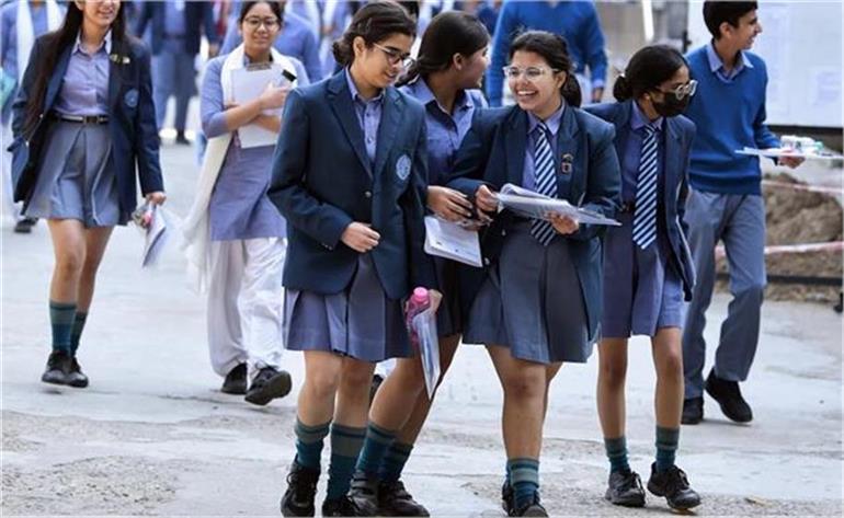 CBSE का बड़ा फैसला, साल में दो बार होंगी 10वीं की परीक्षाएं, छात्रों को मिलेगा सुधार का मौका